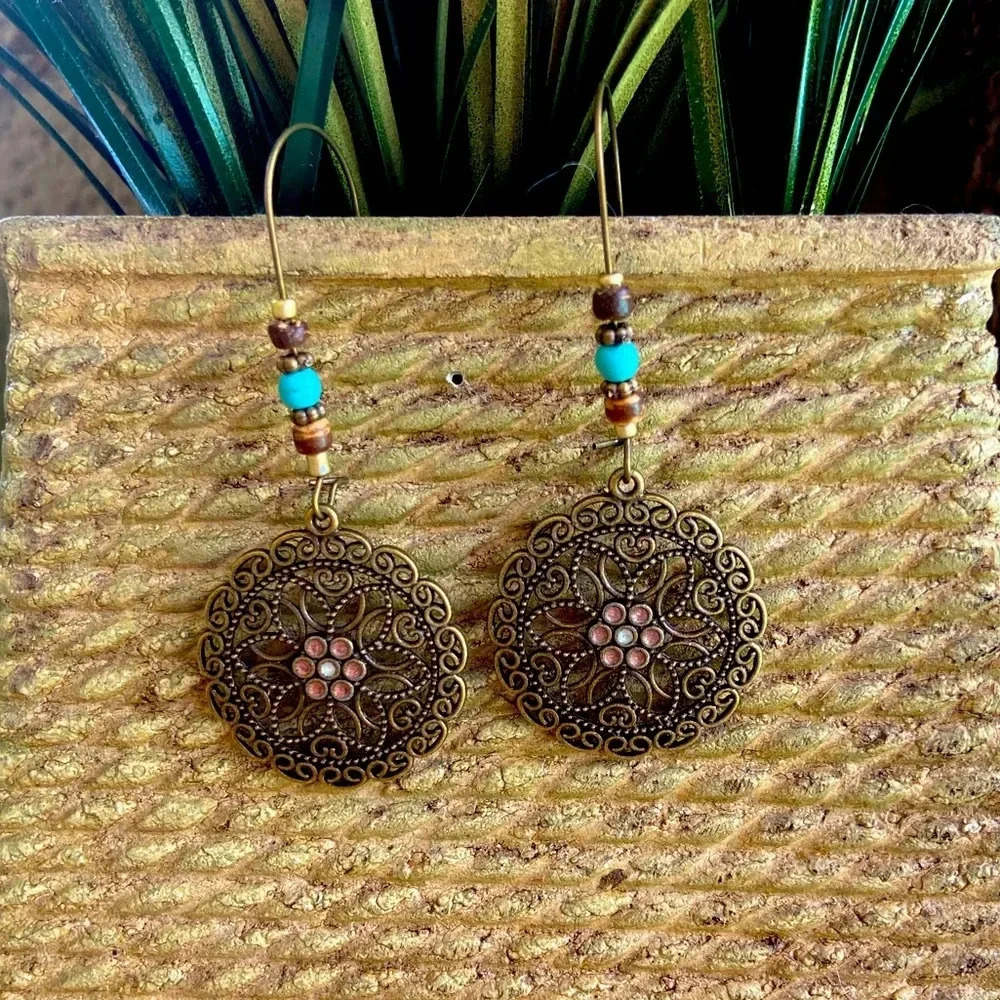 New flower dangle drop earring beaded gem boho nature neutral pretty